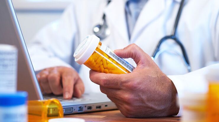 Doktor prostatit için bir ilaç reçete eder